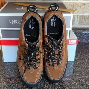 Clarks Wave Walk women's size 8 hiking shoe.